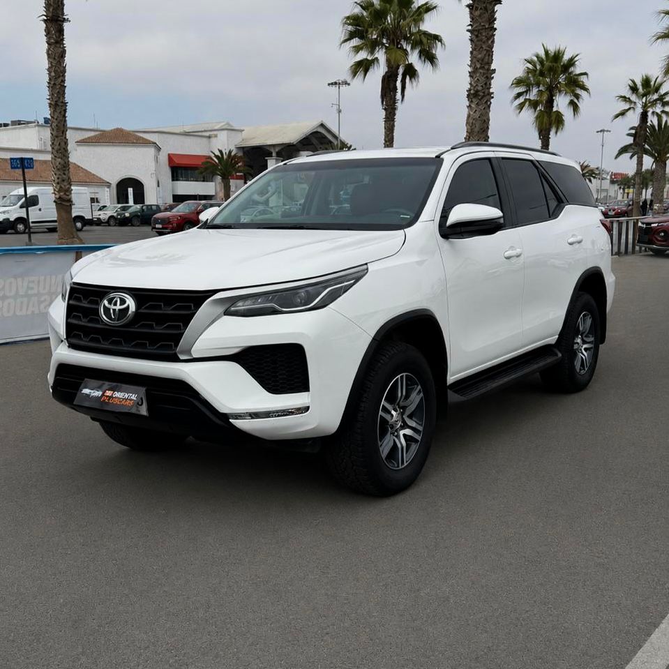TOYOTA FORTUNER 2.7 AUT 